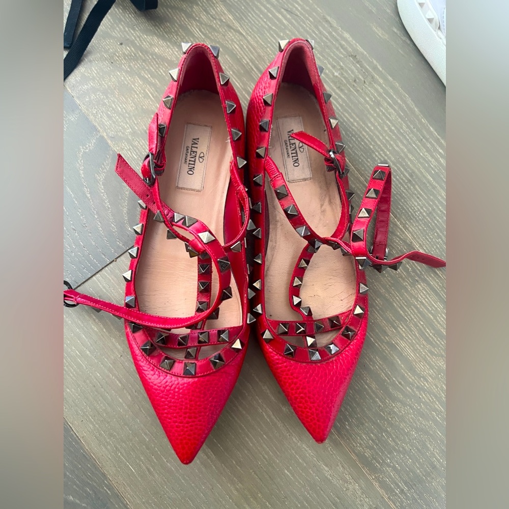 Valentino flats